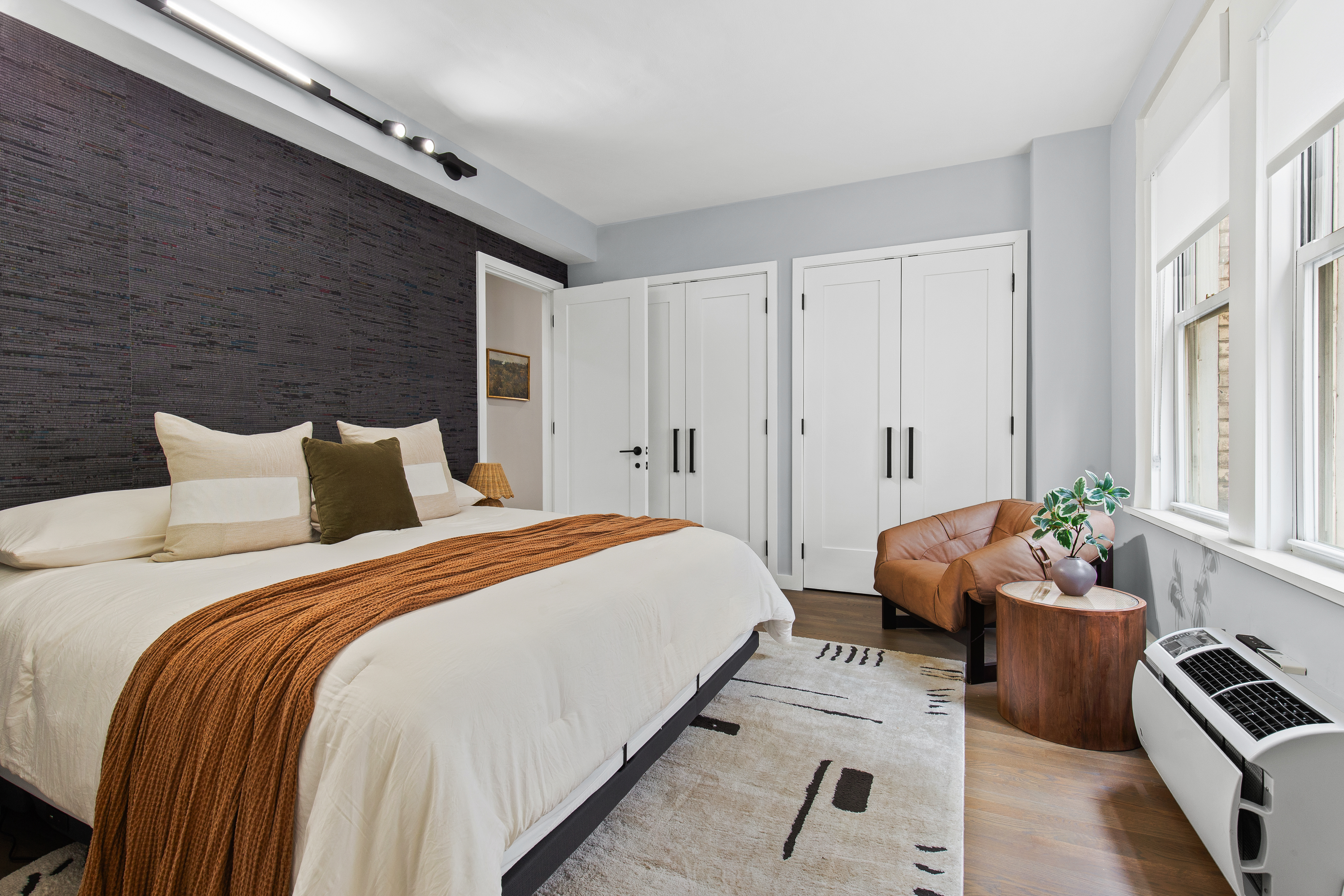 Master bedroom — grasscloth accent wall