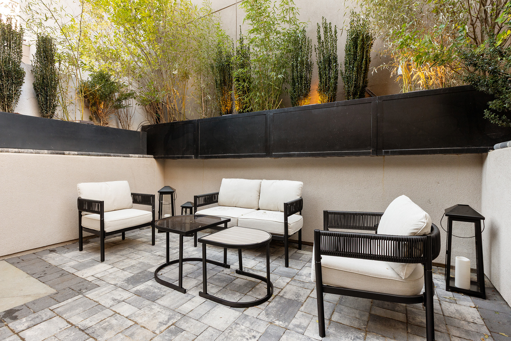 Courtyard — seating